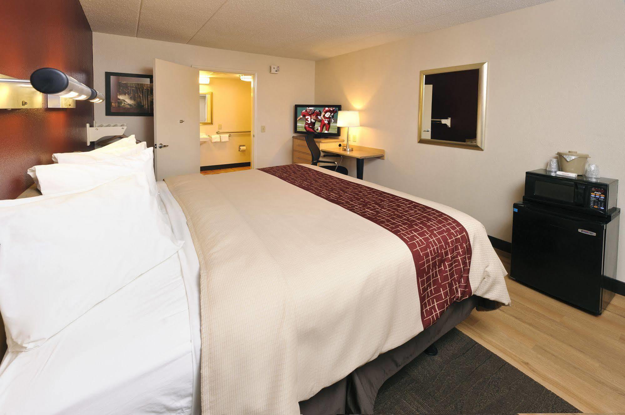 Red Roof Inn Detroit - Roseville St Clair Shores Exterior foto